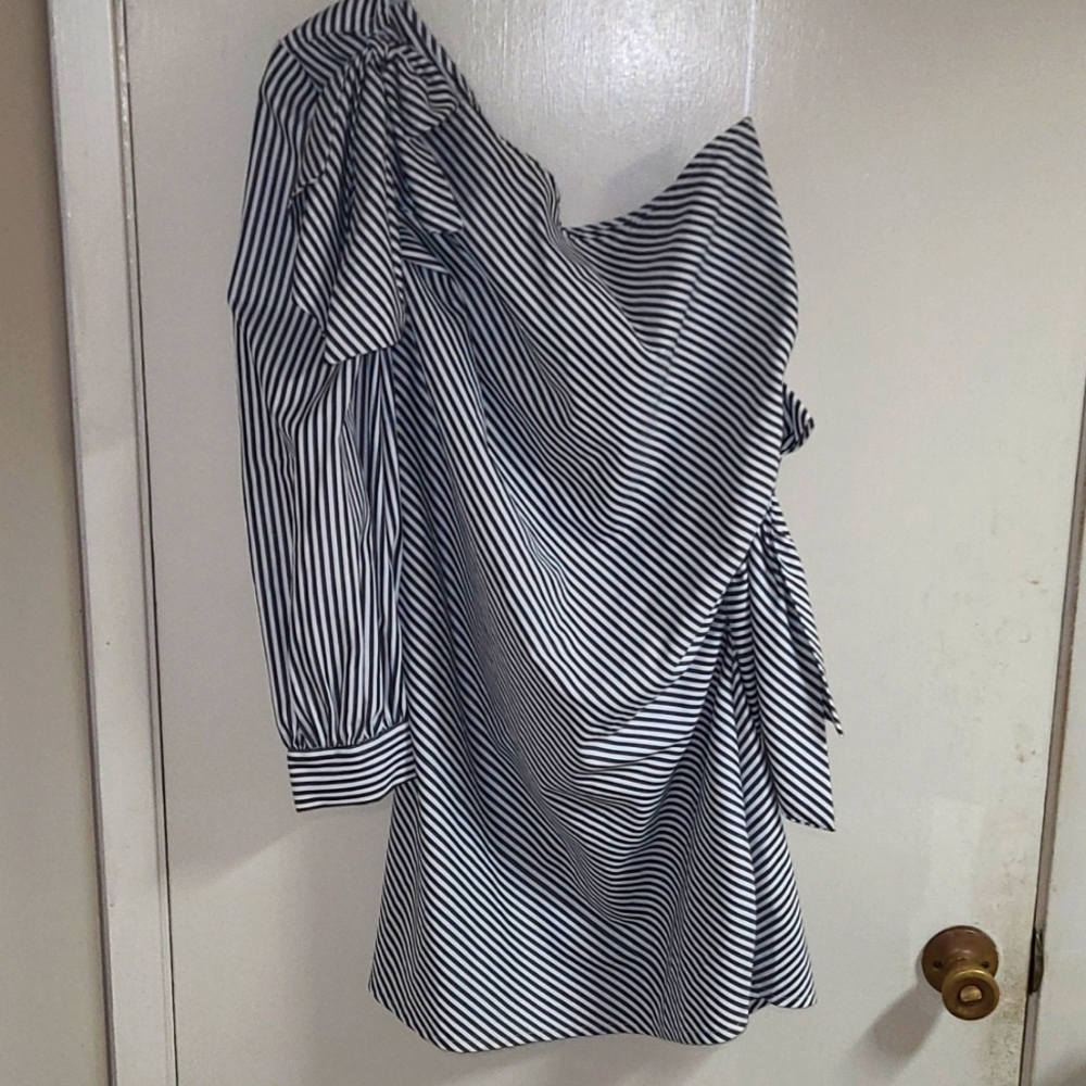 Young 17 black and white striped one shoulder dress with side bow.